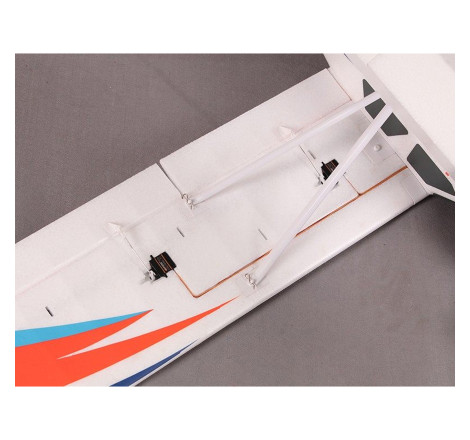 FMS 1400MM KINGFISHER PNP W/WHEELS,FLOATS,SKIS,FLAPS,&REFLEX V3